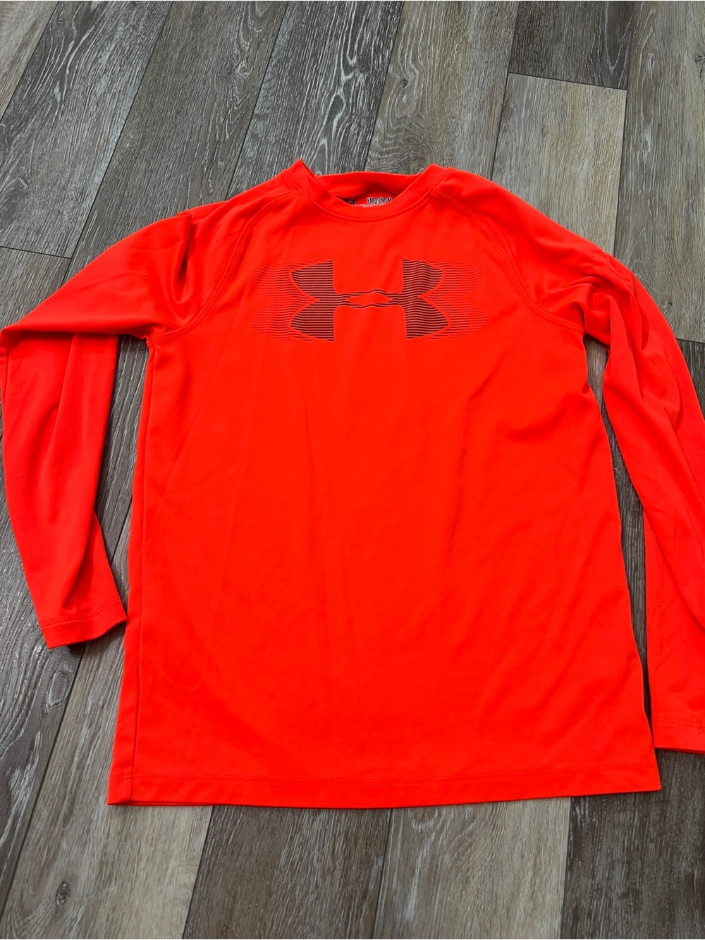 Under Armor long sleeve active boy tee